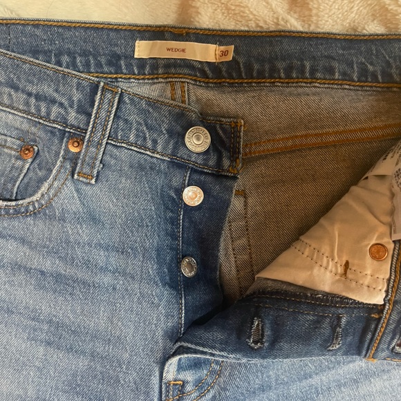 Levi’s Wedgie Fit Skinny Jean - Picture 3 of 3